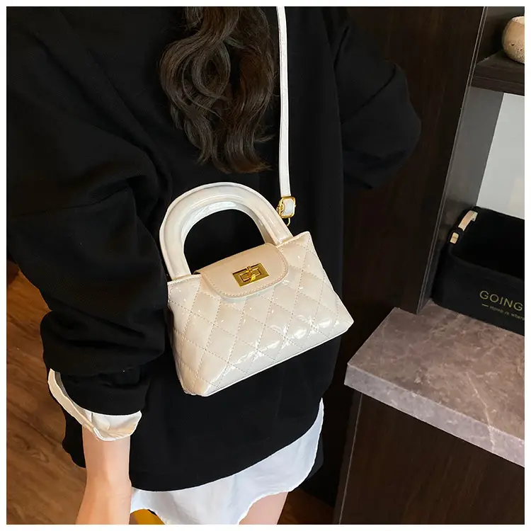 White Rhombus Shoulder Bag for Women 2026 — feature 25
