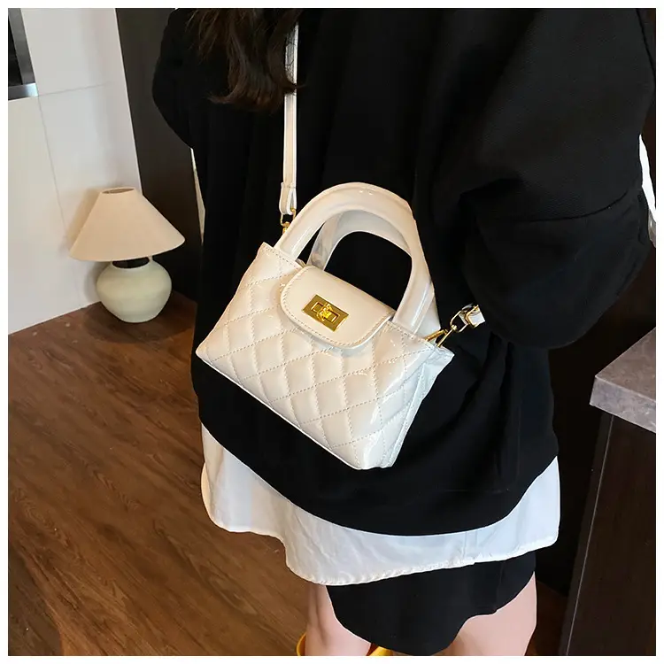 White Rhombus Shoulder Bag for Women 2026 — feature 27
