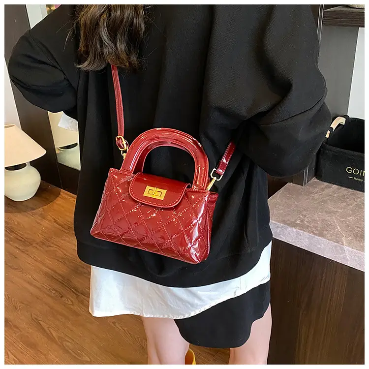 White Rhombus Shoulder Bag for Women 2026 — feature 28