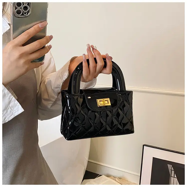 White Rhombus Shoulder Bag for Women 2026 — feature 33