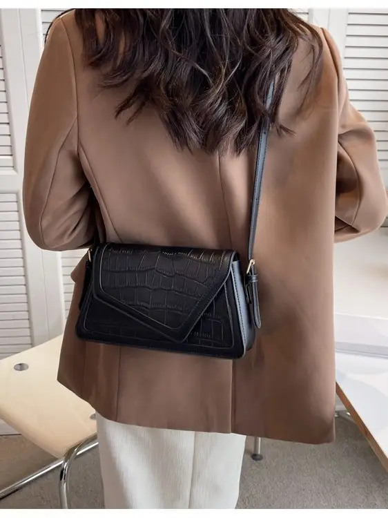 Women's Crossbody Bag Beige Black Contrast 2025 - Image 7