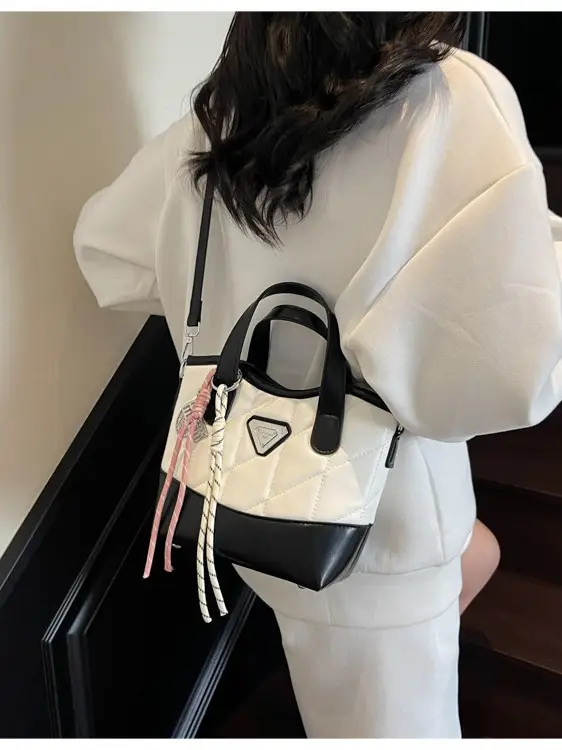 Elegant Rhomboid Shoulder Bag for Women 2025 - Image 6