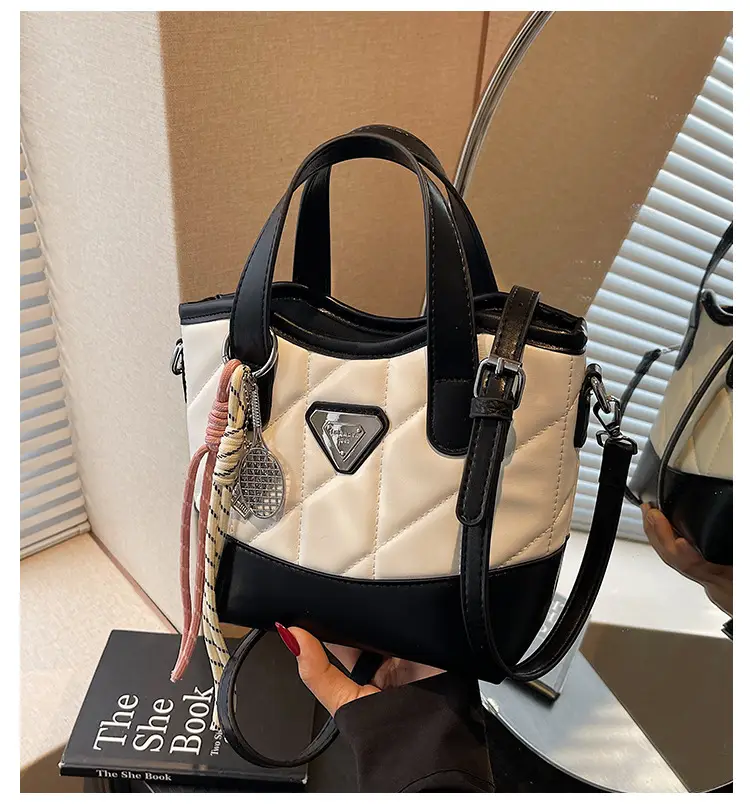 Elegant Rhomboid Shoulder Bag for Women 2025 — feature 1