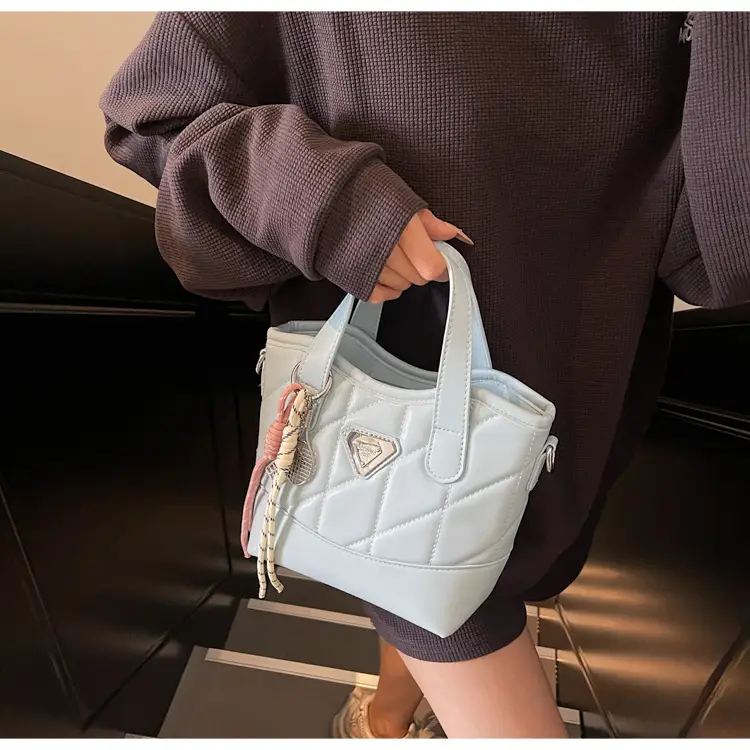 Elegant Rhomboid Shoulder Bag for Women 2025 — feature 14