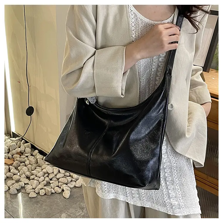 Women's Creamy Underarm Bag with Lace Bow — feature 10