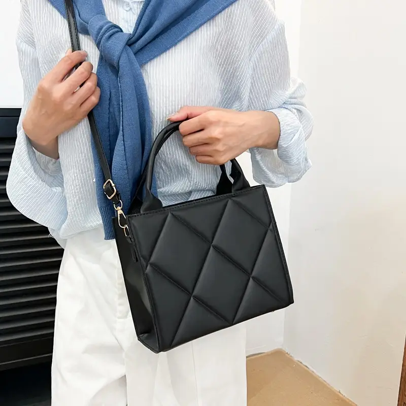 Black Rhombus Quilted Shoulder Bag for Women - Image 7