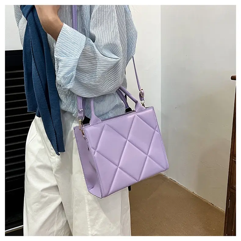 Black Rhombus Quilted Shoulder Bag for Women — feature 13