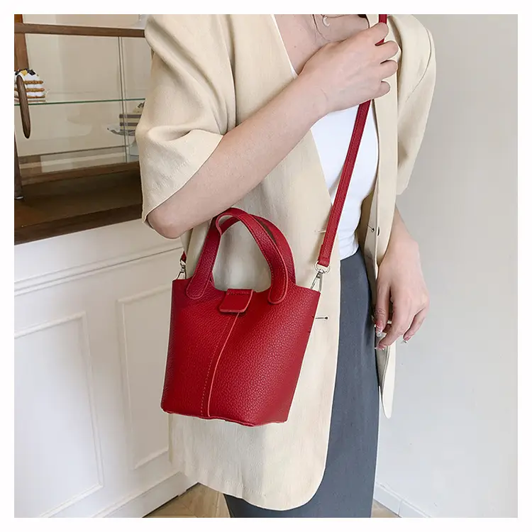 Women's Crossbody Bag Cream Leather 2026 New Model — feature 10