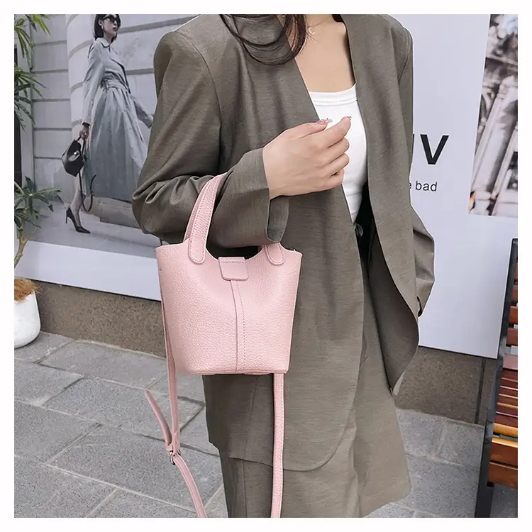 Women's Crossbody Bag Cream Leather 2026 New Model — feature 13