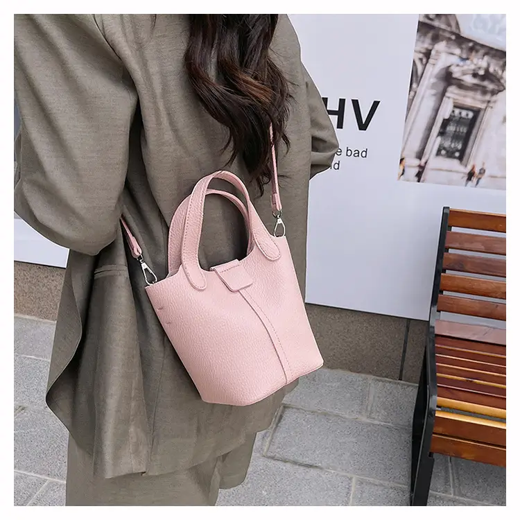 Women's Crossbody Bag Cream Leather 2026 New Model — feature 14