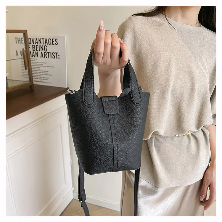 Women's Crossbody Bag Cream Leather 2026 New Model — feature 15