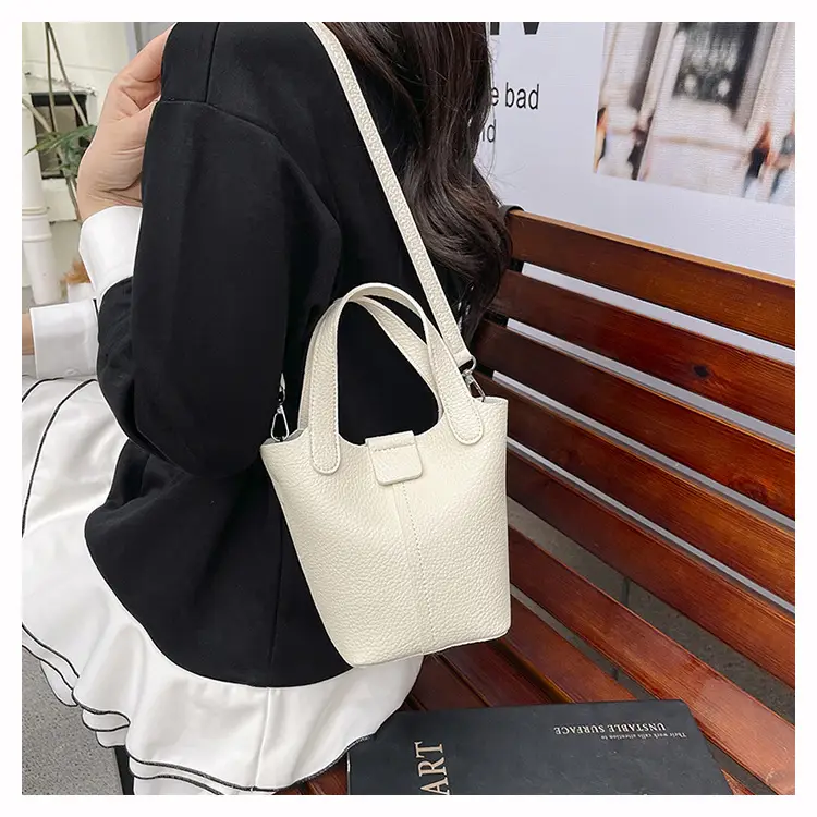Women's Crossbody Bag Cream Leather 2026 New Model — feature 19