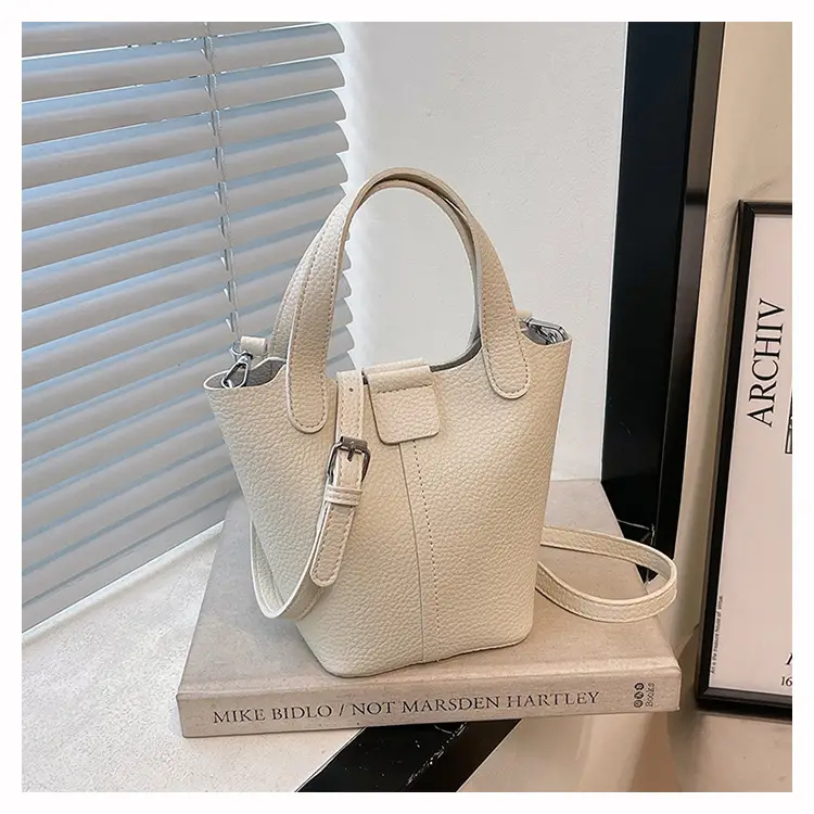 Women's Crossbody Bag Cream Leather 2026 New Model — feature 23