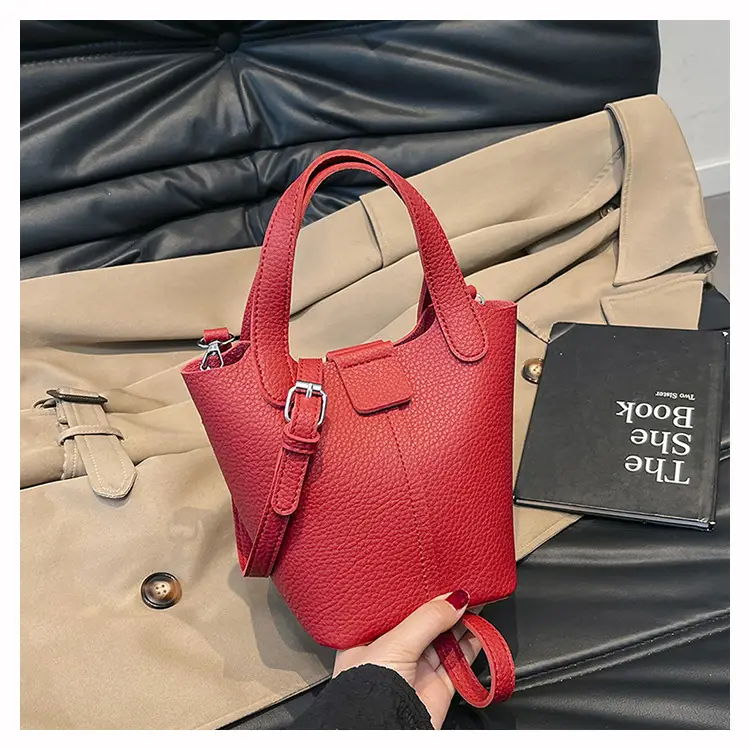 Women's Crossbody Bag Cream Leather 2026 New Model — feature 27