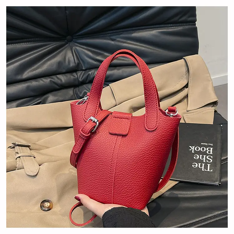 Women's Crossbody Bag Cream Leather 2026 New Model — feature 28