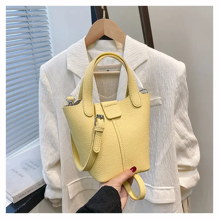 Women's Crossbody Bag Cream Leather 2026 New Model — feature 33