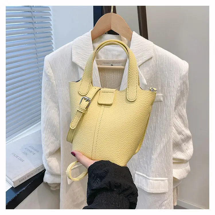 Women's Crossbody Bag Cream Leather 2026 New Model — feature 34