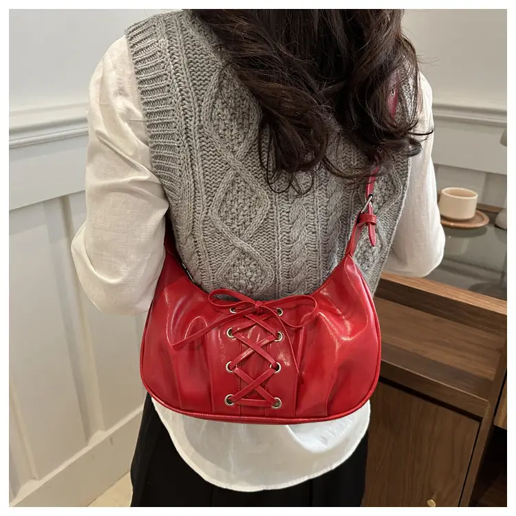 Women's Black Leather Bow Shoulder Bag 2025 — feature 13