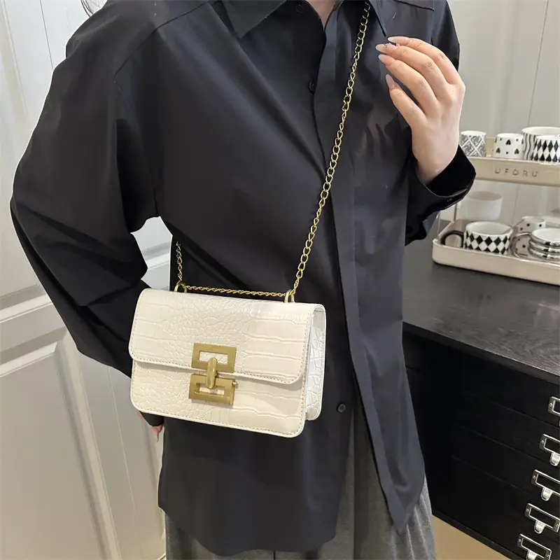 Green Crocodile Leather Chain Crossbody Bag for Women