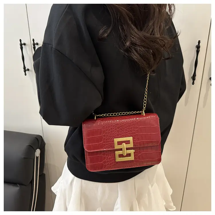 Green Crocodile Leather Chain Crossbody Bag for Women — feature 18