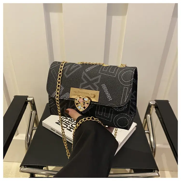 Retro Lock Chain Crossbody Bag Women Casual Shoulder Bag — feature 16