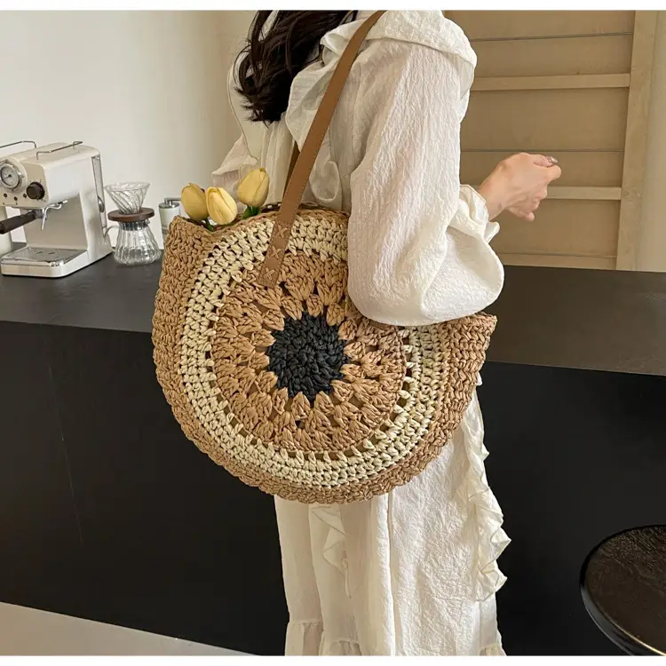 Women's Straw Woven Shoulder Bag Large Capacity Contrast Color — feature 16