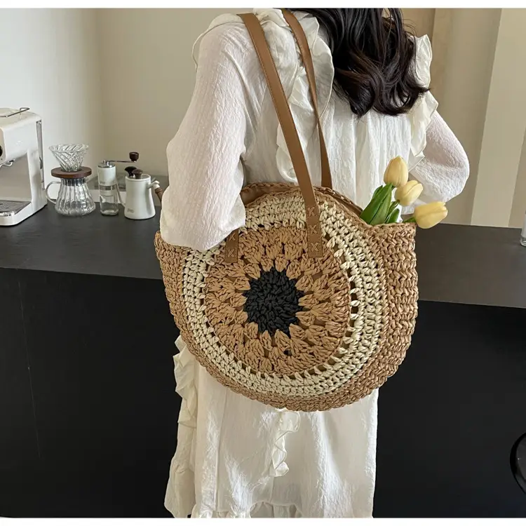 Women's Straw Woven Shoulder Bag Large Capacity Contrast Color — feature 19