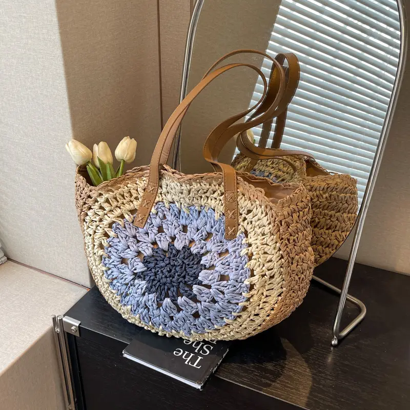 Women's Straw Woven Shoulder Bag Large Capacity Contrast Color - Image 4