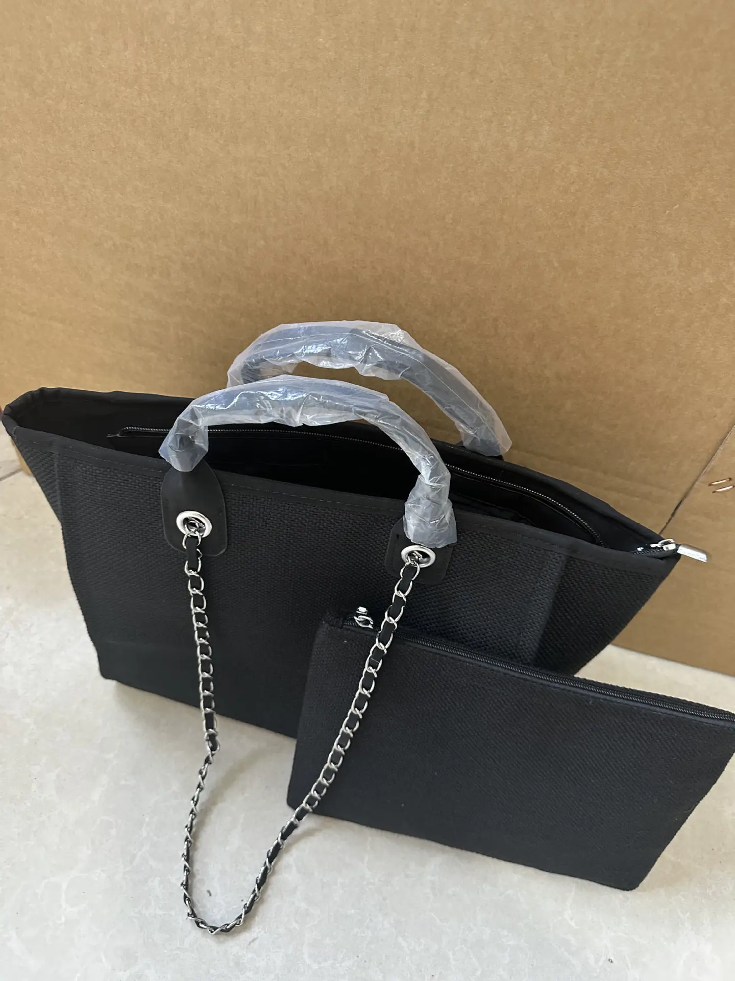 Women's Chain Tote Bag Large Capacity Beige Leather - Image 13