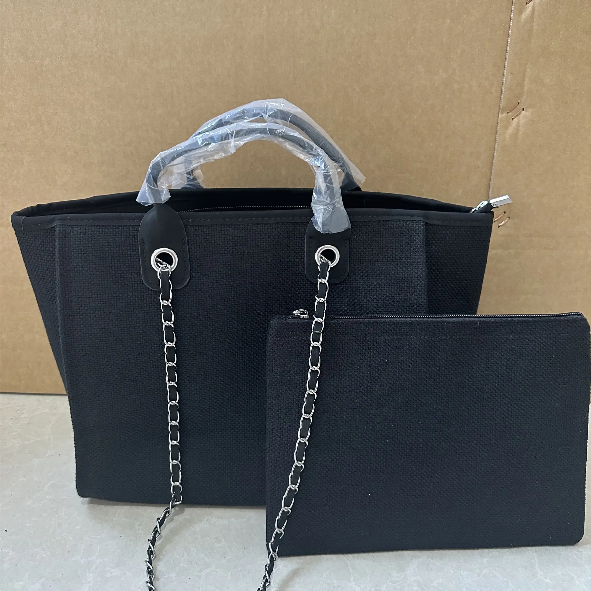 Women's Chain Tote Bag Large Capacity Beige Leather — feature 14