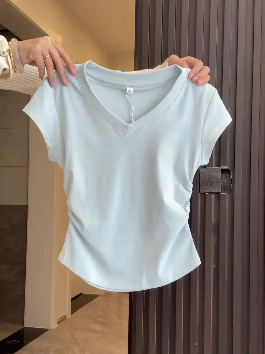 Pure Cotton V-Neck Short-Sleeve T-Shirt for Women, Summer Slim-Fit, Slimming, Pleated Design, Short Top, Trendy 2026 New Model — feature 4