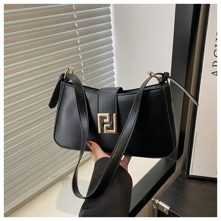 White Fendi Style Shoulder Bag for Women 2025 — feature 11