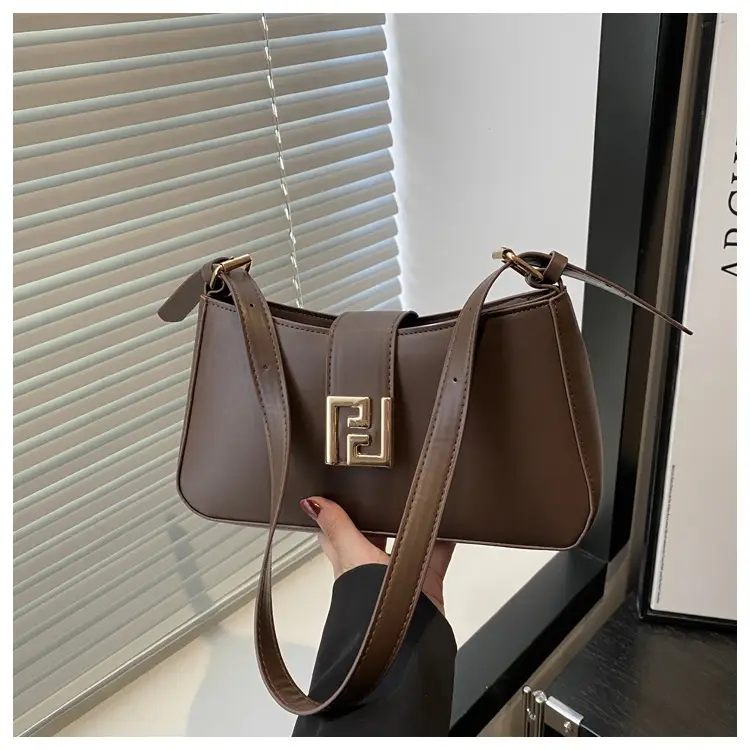 White Fendi Style Shoulder Bag for Women 2025 — feature 12
