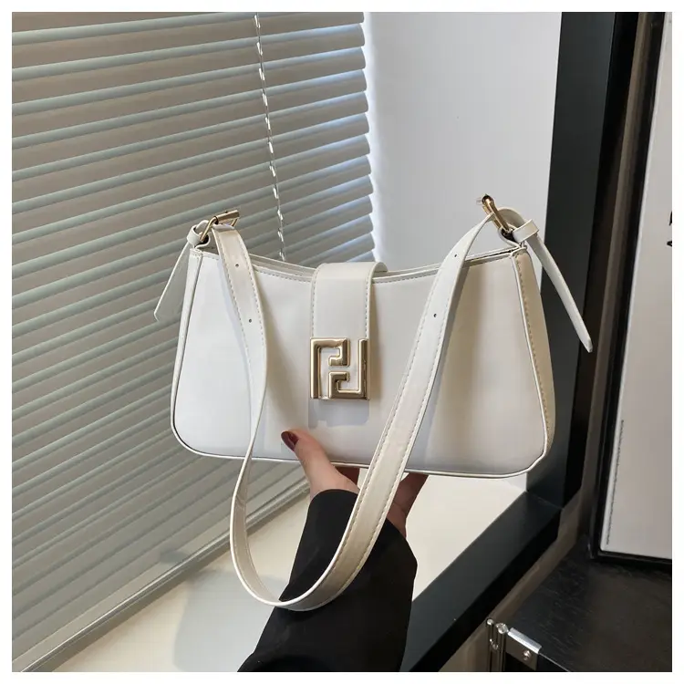 White Fendi Style Shoulder Bag for Women 2025 — feature 13
