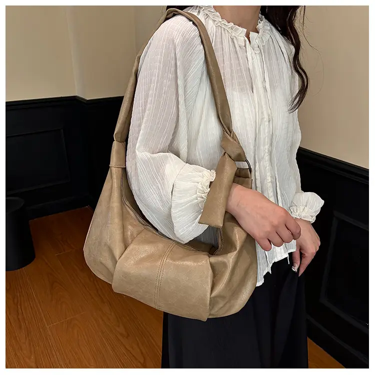 Korean Style Pleated Bag Large Capacity Beige — feature 10