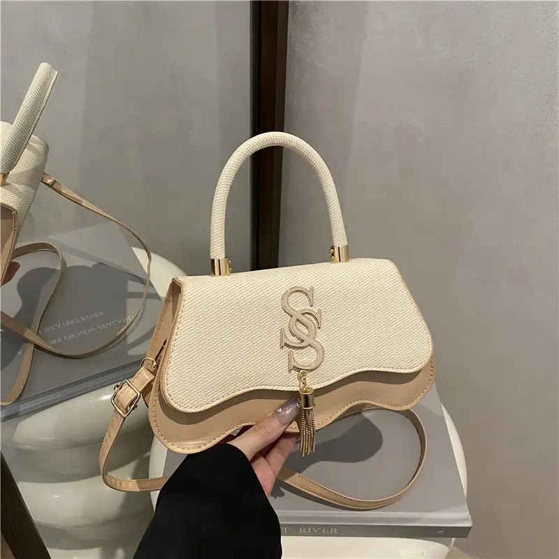 2025 Casual Diagonal Shoulder Bag with Letter Hardware - Image 6
