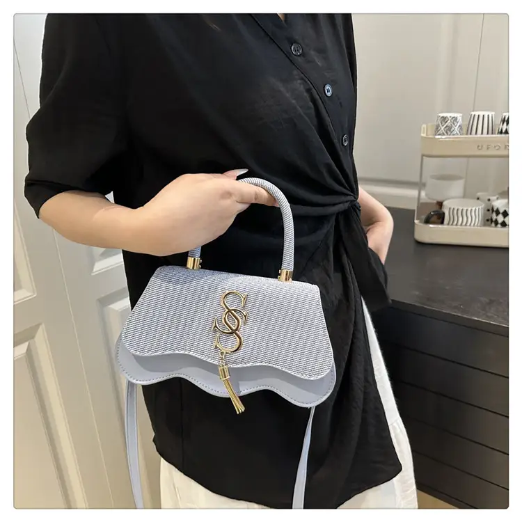 2025 Casual Diagonal Shoulder Bag with Letter Hardware — feature 13