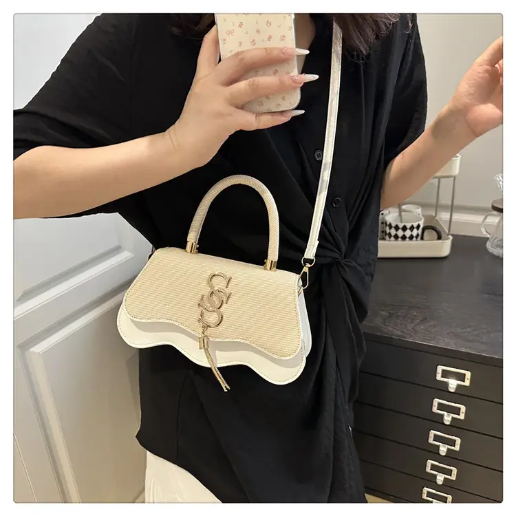 2025 Casual Diagonal Shoulder Bag with Letter Hardware — feature 16