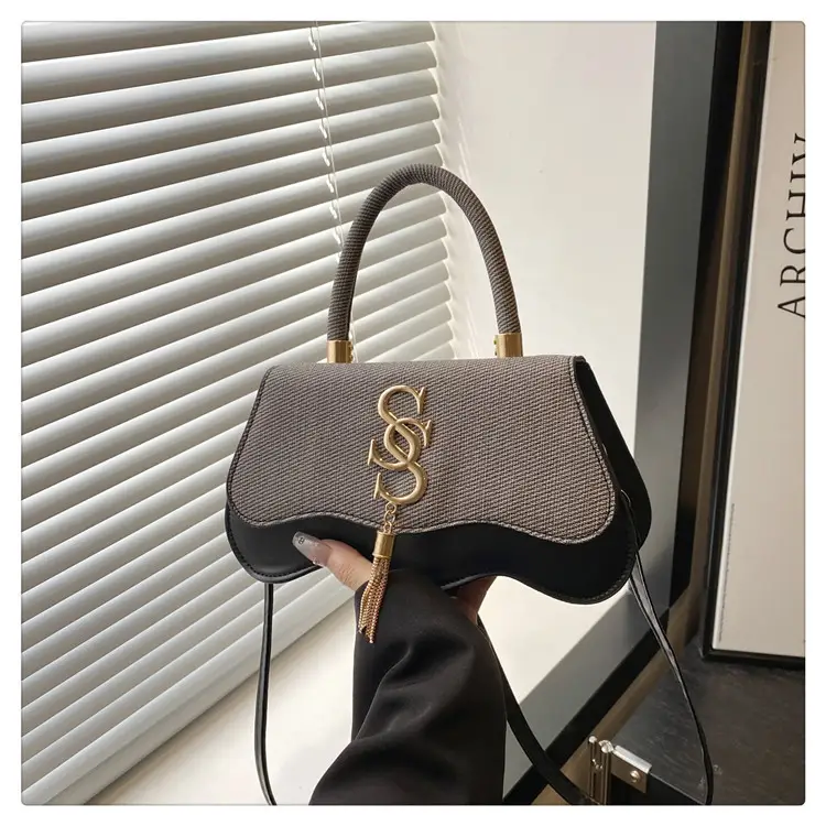 2025 Casual Diagonal Shoulder Bag with Letter Hardware — feature 26