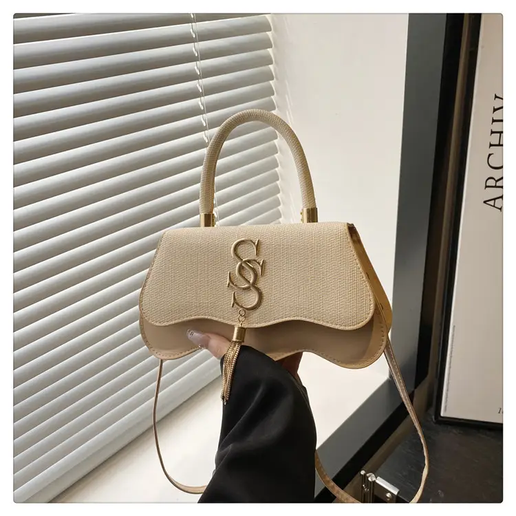 2025 Casual Diagonal Shoulder Bag with Letter Hardware — feature 27