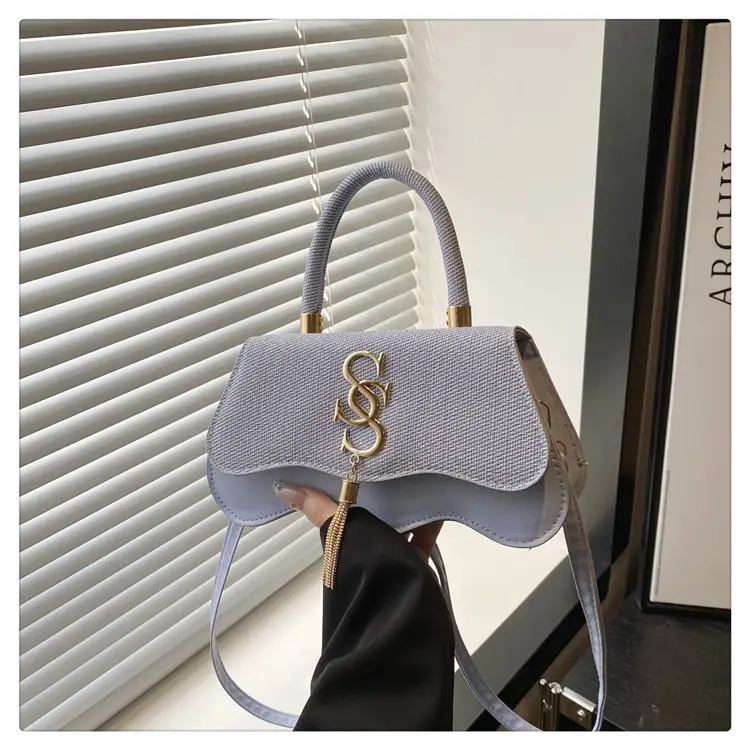 2025 Casual Diagonal Shoulder Bag with Letter Hardware — feature 29