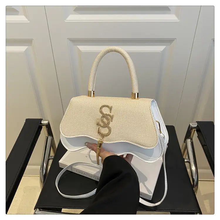 2025 Casual Diagonal Shoulder Bag with Letter Hardware - Image 2