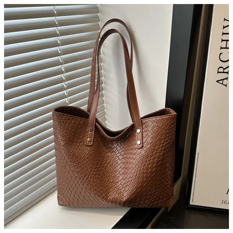 2025 Women's Black Textured Tote Bag Large Capacity — feature 14