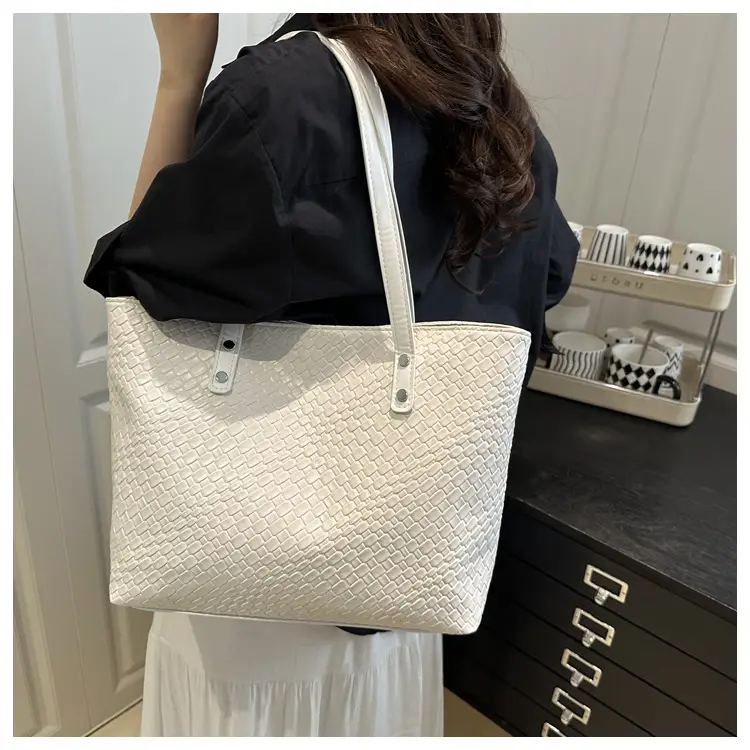 2025 Women's Black Textured Tote Bag Large Capacity — feature 20