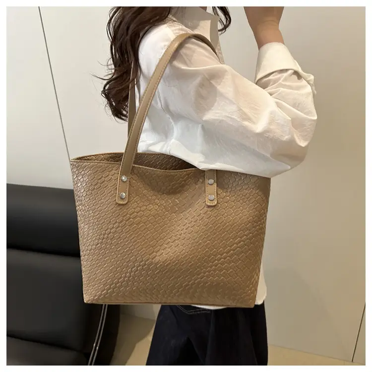 2025 Women's Black Textured Tote Bag Large Capacity — feature 26
