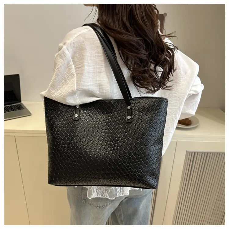 2025 Women's Black Textured Tote Bag Large Capacity — feature 27