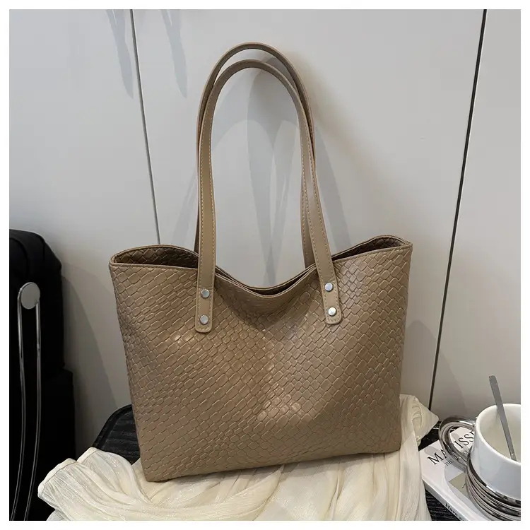 2025 Women's Black Textured Tote Bag Large Capacity - Image 5