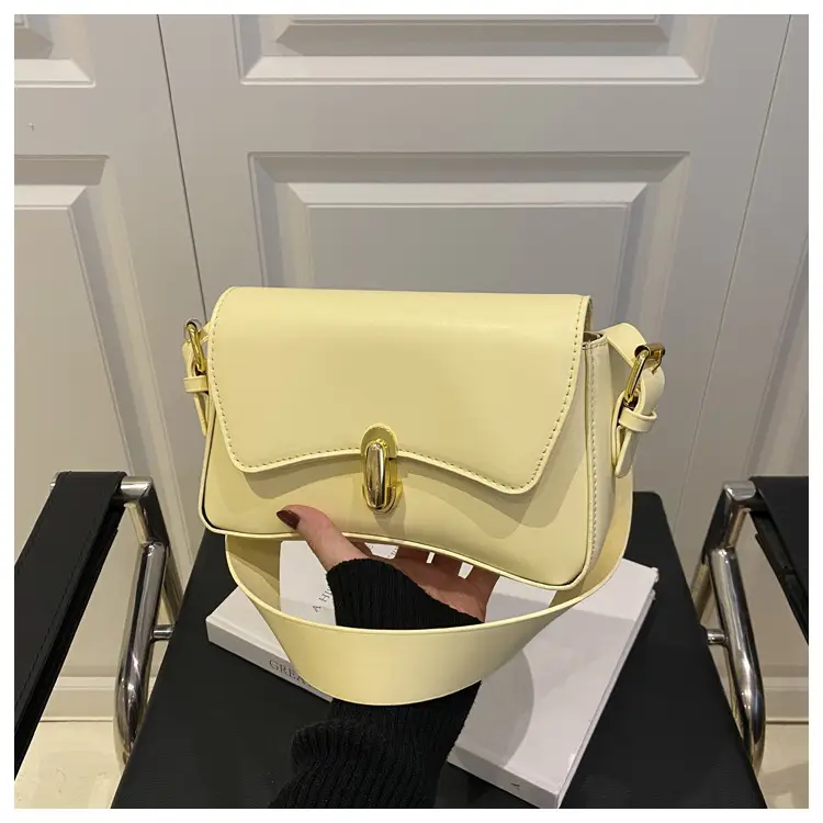 White Leather Shoulder Bag for Women 2025 — feature 10