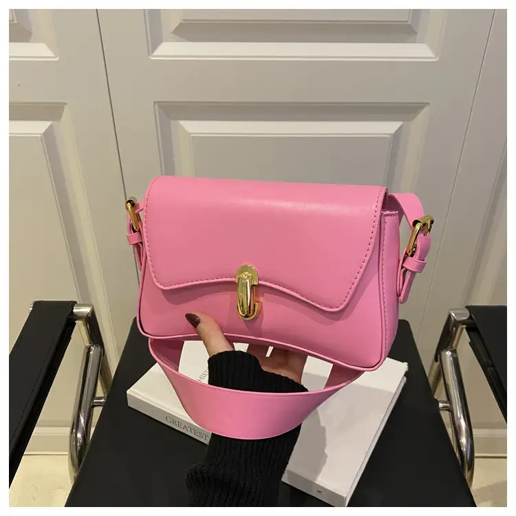White Leather Shoulder Bag for Women 2025 — feature 12