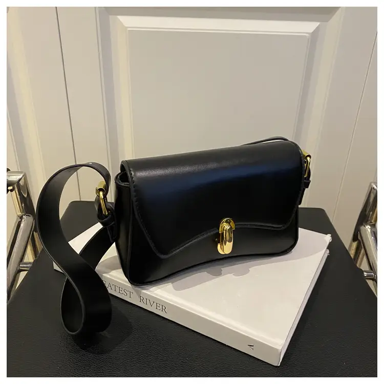 White Leather Shoulder Bag for Women 2025 — feature 15